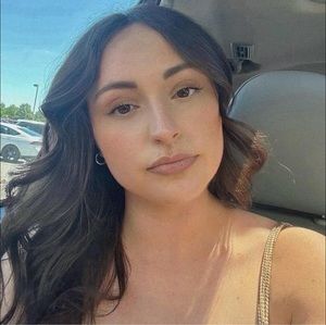 Meet your Posher, Parisa